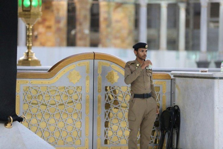 من خلال حسابها الرسمي في  (تويتر) .. إمارة مكة تبث بشكل يومي صور الاعتزاز بـ أبطال الميدان