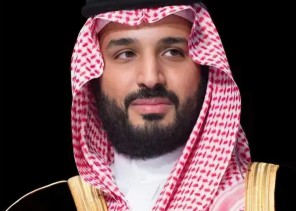 ولي العهد وأمير الكويت يتبادلان تهاني عيد الفطر ويبحثان تطورات المنطقة