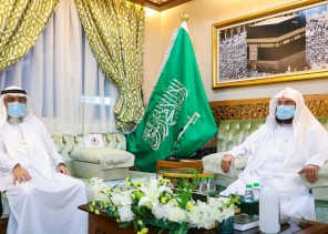 السديس يلتقي بفضيلة وكيل سادن بيت الله الحرام الشيخ “عبدالملك الشيبي” في مكتبه السديس يلتقي بفضيلة وكيل سادن بيت الله الحرام الشيخ “عبدالملك الشيبي” في مكتبه