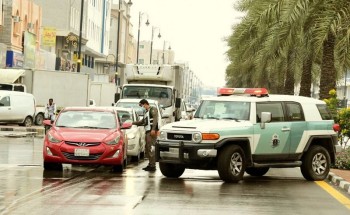 بالصور .. رجال الأمن بالشرقية يواصلون مهامهم في تطبيق أمر منع التجول تحت هطول الأمطار بالصور .. رجال الأمن بالشرقية يواصلون مهامهم في تطبيق أمر منع التجول تحت هطول الأمطار