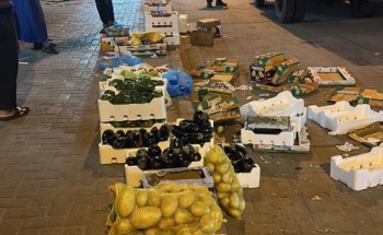 بلدية الجبيل تصادر 5 أطنان خضار وفواكه من الباعة الجائلين المخالفين