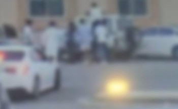 المرور يوضح حقيقة فيديو تجمع مواطنين حول مركبة أمنية بالقصيم المرور يوضح حقيقة فيديو تجمع مواطنين حول مركبة أمنية بالقصيم