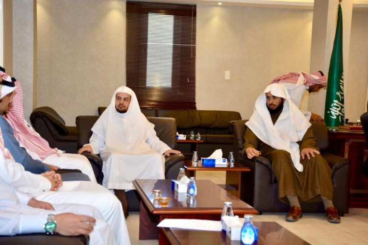 مدير عام العمل بالقصيم يقوم بجولة ميدانية للتباحث والتشاور في المحكمة العمالية بـ”بريدة”