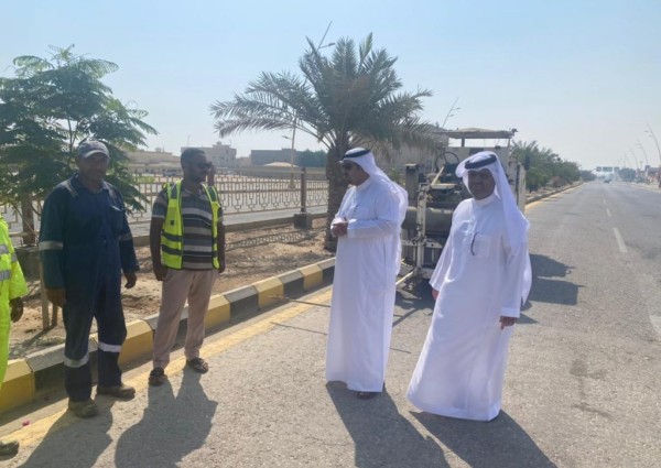 رئيس بلدية الخفجي يتفقد المشاريع التي تنفذها البلدية ويشدد بضرورة العمل على أفضل المقاييس الفنية والجودة في التنفيذ رئيس بلدية الخفجي يتفقد المشاريع التي تنفذها البلدية ويشدد بضرورة العمل على أفضل المقاييس الفنية والجودة في التنفيذ
