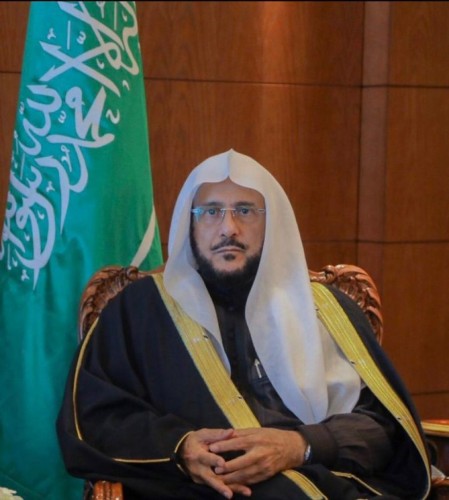 وزير الشؤون الإسلامية يرفع التهنئة لخادم الحرمين الشريفين بسلامة خروجه من المستشفى