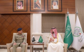 اتفاقية الدفاع المشترك على الطاولة.. لقاء مهم بين وزير الدفاع وقائد الجيش الباكستاني اتفاقية الدفاع المشترك على الطاولة.. لقاء مهم بين وزير الدفاع وقائد الجيش الباكستاني