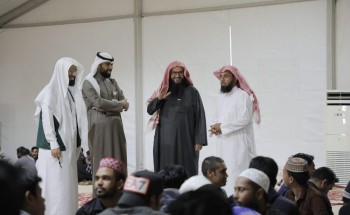الرويلي يزور مخيم إفطار الصائمين بـ عرعر الرويلي يزور مخيم إفطار الصائمين بـ عرعر