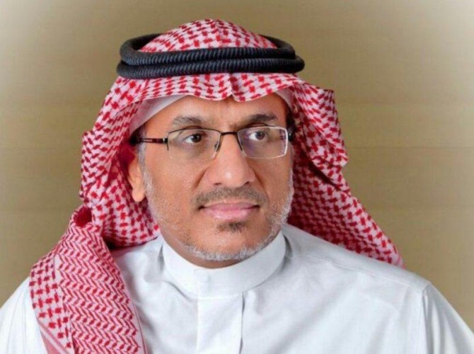 رئيس الهلال الأحمر يعتمد ترقية 1408 موظف بالهيئة