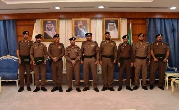 مدير شرطة حائل يكرم عدد من الضباط والأفراد نظير جهودهم بعملهم مدير شرطة حائل يكرم عدد من الضباط والأفراد نظير جهودهم بعملهم