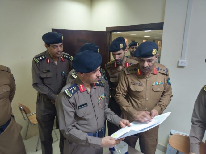 مدير الدفاع المدني القصيم يتفقد الجنة الفرعية للقبول والتسجيل