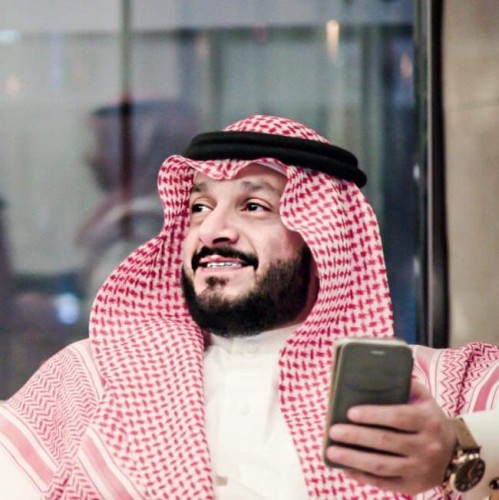 الفنان سامي الزهراني يبدي سعادته في المشارك بفعاليات الملتقى المسرحي لنادي الباحة الأدبي