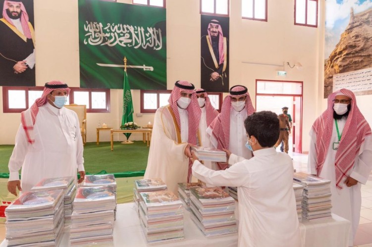 سمو أمير منطقة الجوف يزور المدارس ويطمئن على استعدادات التعليم لبداية العام الدراسي الجديد