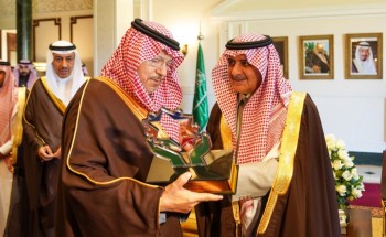 دشن عدد من المبادرات بالقطاع الغير ربحي بالمنطقة .. أمير تبوك يرعى حفل يوم البر السنوي ويسلم عدد من وحدات الإسكان التنموي دشن عدد من المبادرات بالقطاع الغير ربحي بالمنطقة .. أمير تبوك يرعى حفل يوم البر السنوي ويسلم عدد من وحدات الإسكان التنموي