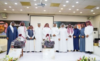 النشاط الطلابي في وادي الدواسر يُكرم المتقاعدين من منسوبيه