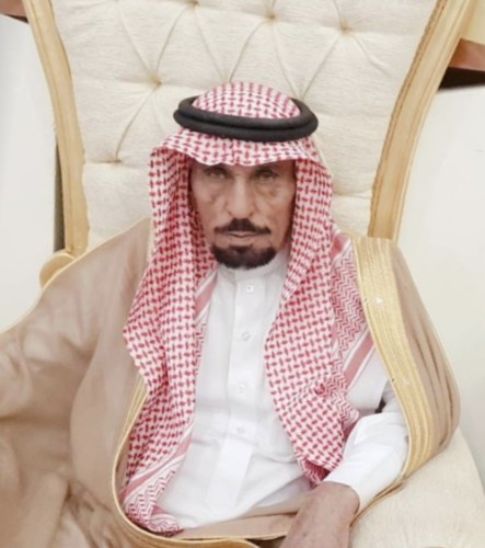 شيخ قبيلة القعابيب يقدم واجب العزاء في وفاة الشيخ ” عبيدالله بن عجوين “