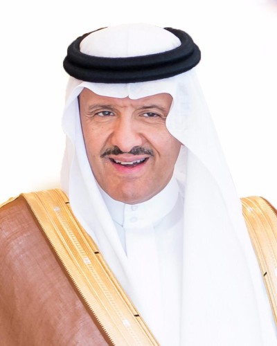 قامة وطنية معروفة وتشرفت بالعمل تحت إدارته