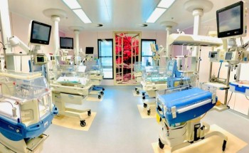 نجاح فريق طبي في مستشفى خميس مشيط للولادة بإنقاذ حياة رضيعة ولدت بعمر 25 إسبوعاً نجاح فريق طبي في مستشفى خميس مشيط للولادة بإنقاذ حياة رضيعة ولدت بعمر 25 إسبوعاً