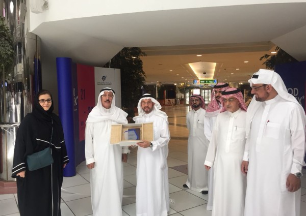 افتتحه الربيش واستمر لمدة 4 أيام بمجمع تجاري بالخبر  60 طالبة بجامعة الإمام يطلقن أول معرض خارجي للتصاميم المجتمعية
