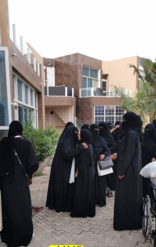 نادي الإحسان التطوعي يقيم فعالية في اليوم العالمي للمسنين