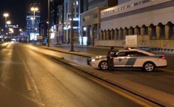 أحد قيادات الأمن محذراً: من يخرج لشراء “الخبز” في وقت منع التجول فسيجد ثمنه 10 آلاف ريال – فيديو أحد قيادات الأمن محذراً: من يخرج لشراء “الخبز” في وقت منع التجول فسيجد ثمنه 10 آلاف ريال – فيديو
