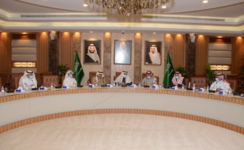 أمين الشرقية يستقبل وفد من أهالي تاروت بمحافظة القطيف أمين الشرقية يستقبل وفد من أهالي تاروت بمحافظة القطيف