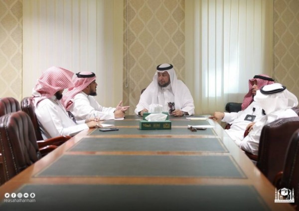 اللجنة المكلفة بمقابلة المتقدمين لمهنة التطويف بالمسجد الحرام تعقد اجتماعها الثاني لمناقشة وضع آلية مقابلة المطوفين الجدد اللجنة المكلفة بمقابلة المتقدمين لمهنة التطويف بالمسجد الحرام تعقد اجتماعها الثاني لمناقشة وضع آلية مقابلة المطوفين الجدد