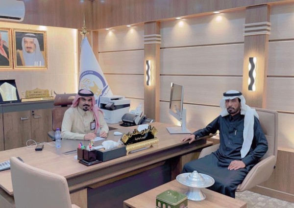 رئيس بلدية أنبوان يستقبل رئيس مركز الخفج في مكتبه ويستعرضان أهم المشاريع التنموية لخدمة الأهالي