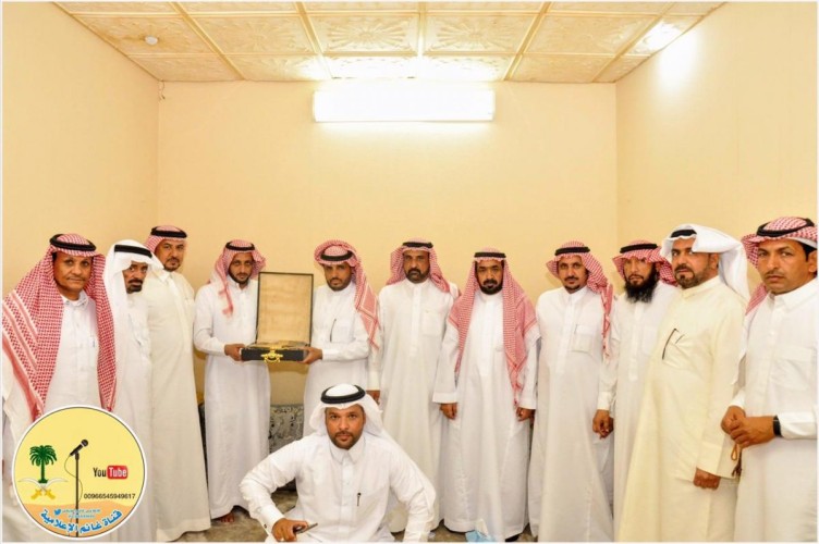 الإعلامي غانم الويفي يستضيف رجال الأعمال والشخصيات في استراحته الخاصة بحائل