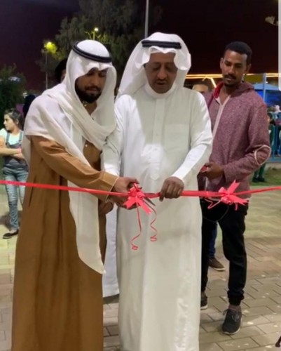 رائد الحركة التشكيلية محمد شراحيلي يفتتح معرض ريشة فن الأول بحديقة أبها الجديدة