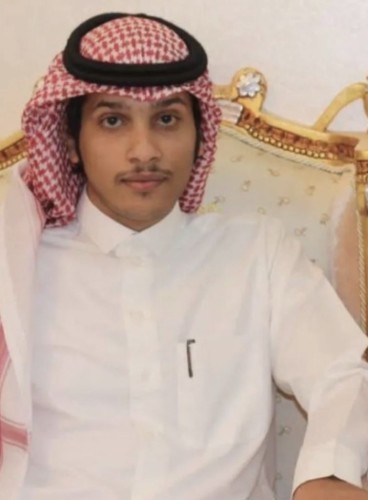 بمناسبة عقد قرانه.. «عبد الله بن نجر بن حسين بن شويلع» ووالده يستقبلان التهاني والتبريكات من الأهل والأصدقاء