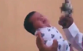 “شرطة الرياض” تضبط مُطلق النار الذي يحمل الرضيع.. وتكشف عن هويته “شرطة الرياض” تضبط مُطلق النار الذي يحمل الرضيع.. وتكشف عن هويته