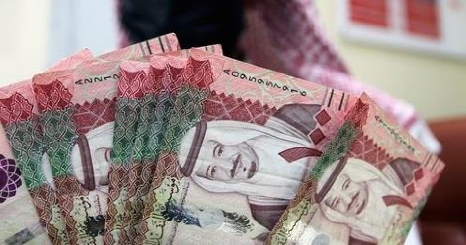 امرأة تسأل المصلح عن حكم إيداعها وديعة في بنك إسلامي تأخذ عليها مبلغا غير محدد – والأخير يرد – فيديو