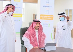 الأمير فيصل بن خالد يفتتح مبنى بلدية أم خنصر بالحدود الشمالية