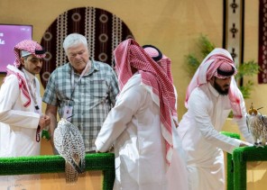 تسهيلات نوعية في المزاد الدولي لمزارع إنتاج الصقور 2025 تجذب نخبة المنتجين العالميين تسهيلات نوعية في المزاد الدولي لمزارع إنتاج الصقور 2025 تجذب نخبة المنتجين العالميين