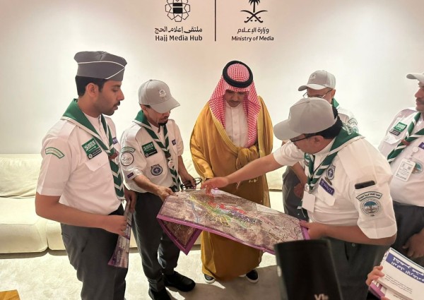 وزير الإعلام يشيد بجهود الكشافة في خدمة الحجاج ويثني على مبادراتهم الإنسانية