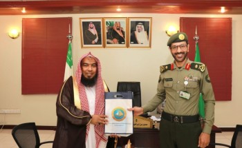 مدير عام هيئة الأمر بالمعروف بتبوك يزور مدير عام جوازات المنطقة
