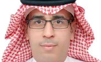 جامعة الملك فيصل تكرم أحمد العطافي لجهودة في برنامج .. جوالة