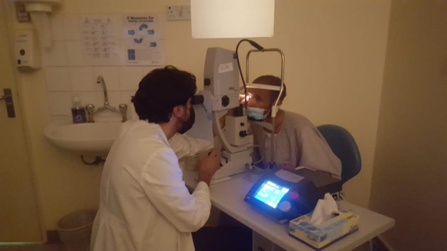 استخدام تقنية الليزر لعلاج مرضى الجلوكوما في مستشفى حريملاء العام