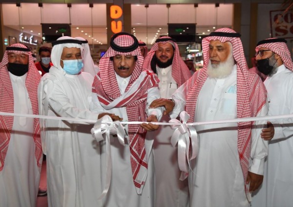 مدير جمعية الثقافة والفنون بالحدود الشمالية يفتتح المعرض التشكيلي الأول “دارنا في وجداننا” مدير جمعية الثقافة والفنون بالحدود الشمالية يفتتح المعرض التشكيلي الأول “دارنا في وجداننا”