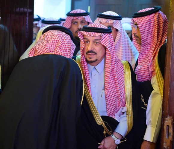 سمو أمير منطقة الرياض يؤدي صلاة الميت على سمو الأميرة الجوهرة بنت عبدالعزيز آل مقرن