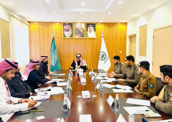 برئاسة محافظ صوير.. اجتماع موسع لبحث سبل تعزيز السلامة المرورية برئاسة محافظ صوير.. اجتماع موسع لبحث سبل تعزيز السلامة المرورية