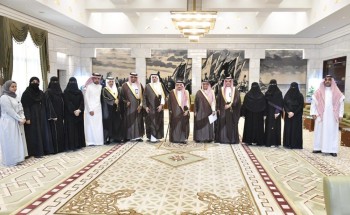 أمير منطقة الرياض يستقبل الأمين العام لجائزة الأمير فيصل بن بندر بن عبدالعزيز للتميز والإبداع أمير منطقة الرياض يستقبل الأمين العام لجائزة الأمير فيصل بن بندر بن عبدالعزيز للتميز والإبداع