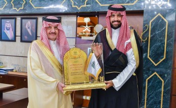 أمير الشرقية يستقبل المشرف على بطولة الصقور بالدمام أمير الشرقية يستقبل المشرف على بطولة الصقور بالدمام