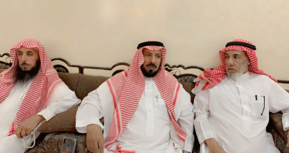 جاءت لــ” تعزيز  العلاقات الأسرية والودية ومد جسور الصداقة .. الشيخ قعيد بن قعبوب وبيرق الإعلام ” ورجل الأعمال أبن شويلع ” يتشرفان بزيارة رئيس مركز مشرفة  نفي “الشيخ “جازي بن غلاب التويم