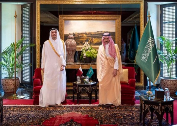 وزير الخارجية يلتقي نظيره القطري لبحث التعاون الثنائي وزير الخارجية يلتقي نظيره القطري لبحث التعاون الثنائي