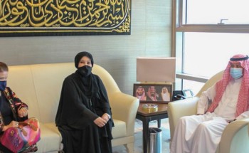 سفير المملكة بالأدرن يلتقي رئيسة الاتحاد النسائي الأردني العام في مكتبه سفير المملكة بالأدرن يلتقي رئيسة الاتحاد النسائي الأردني العام في مكتبه