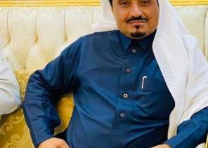 تشجيعاً على رحلة السائر على الأقدام .. رجل الأعمال “عايض بن فلاح  بن رقيب” يقدم مفاجئة للرحالة “بدر العويمري”
