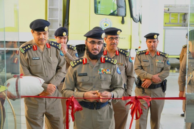 مدير الدفاع المدني بالقصيم يفتتح الصالة الرياضية بحي التعليم في بريدة