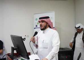 مدير مكتب وزارة البيئة بمحافظة أبو عريش يفتتح لقاء بمزارعي الفل والنباتات العطرية بمركز التدريب الزراعي مدير مكتب وزارة البيئة بمحافظة أبو عريش يفتتح لقاء بمزارعي الفل والنباتات العطرية بمركز التدريب الزراعي