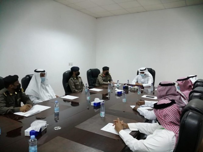 محافظ أبو عريش يرأس اجتماع الإدارات المعنية استعدادًا لشهر رمضان المبارك